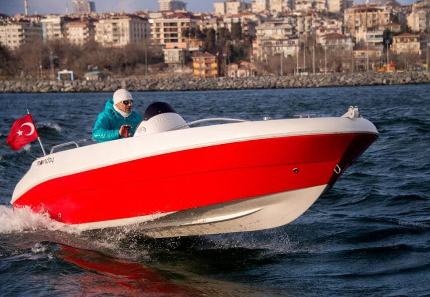 Moonday Yatch 480 SD Standart Aksesuarlı Tekne