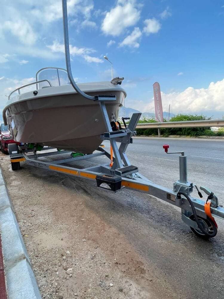 5,5M Yükleme Alanı 1500KG Tek Dingil Çiftli Şase